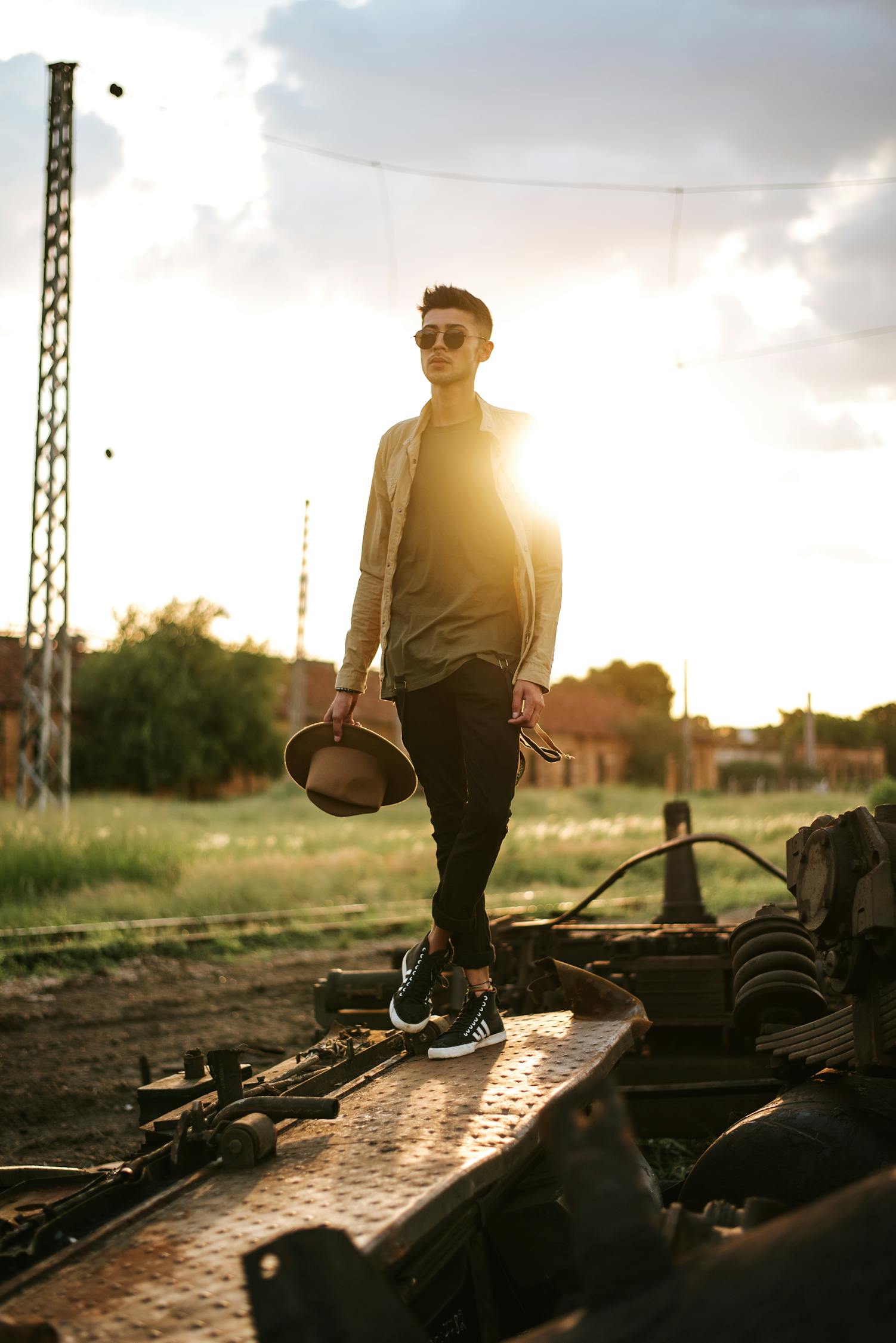 其实下载这些传奇方式很简单